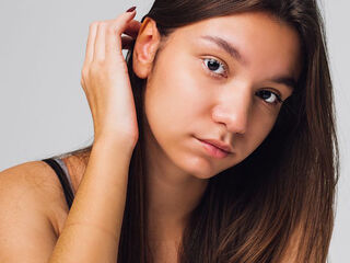 naked camgirl masturbating with vibrator NoeliaZiler