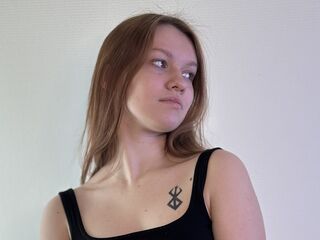 girl fingering bald pussy PatricaWieloch