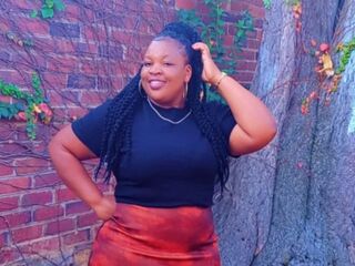 beautiful camgirl PearlyBrown