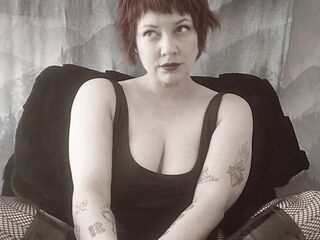 closeup web cam PoppyKryze