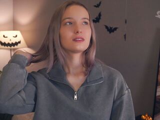 naked webcamgirl RessieKaua