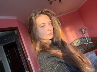 camwhore masturbating with dildo RosaWalkiry