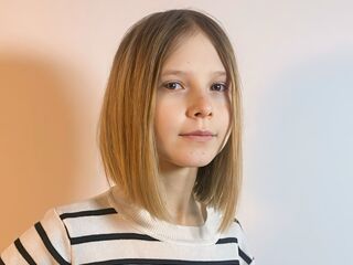 cam girl masturbating with dildo RosanaGabbard