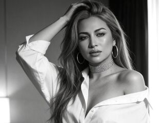 free adult cam RoseAdamm