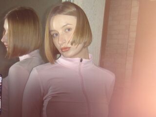 camwhore shaving pussy RosinaHeverley