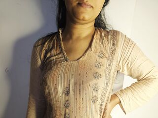 hot girl cam RubbynaKhan