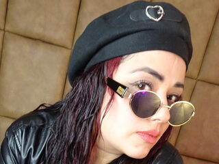 camwhore masturbating with sextoy SandyGuzman