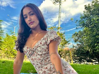 live webcam performer SaraZuleta