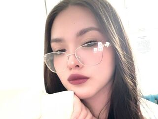cam girl playing with vibrator TammieAzzopardi