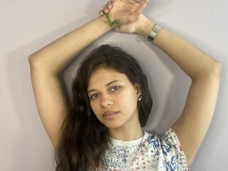 naked camgirl fingering pussy TaynaFreise