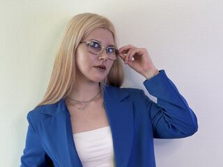 beautiful webcamgirl TommieMalkani